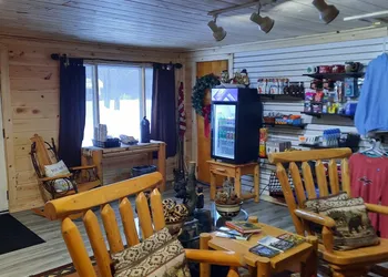 Sunshine Motel and Cabins hotel thumbnail 3