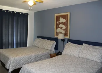Two Rivers Motel hotel thumbnail 8