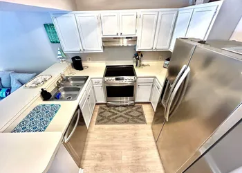 Sealoft 4 2 Bedroom Home by RedAwning hotel thumbnail 4