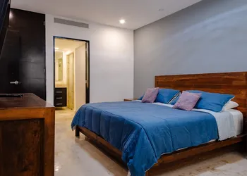 Elements Penthouse 23 3 Bedroom Condo by RedAwning hotel thumbnail 6