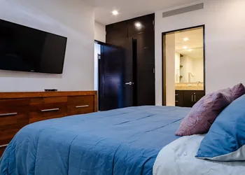 Elements Penthouse 23 3 Bedroom Condo by RedAwning hotel thumbnail 7