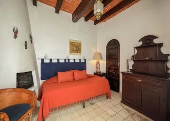 Mansion del Bosque hotel thumbnail 3
