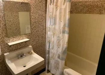 Vivian Motor Hotel hotel thumbnail 7