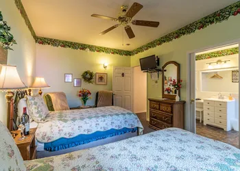Apples Bed & Breakfast hotel thumbnail 7