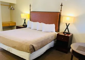 Snow Bear Lodge hotel thumbnail 2