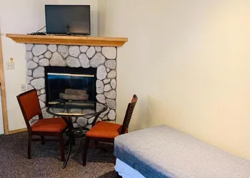 Snow Bear Lodge hotel thumbnail 6