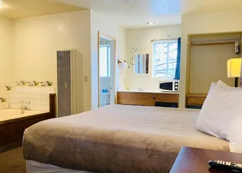 Snow Bear Lodge hotel thumbnail 8