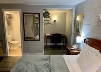 Hill Top Motel hotel thumbnail 7
