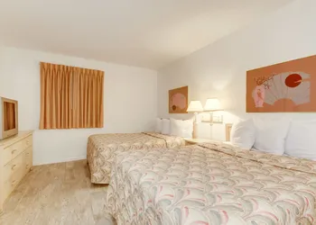 Ocean Forest Plaza hotel thumbnail 3