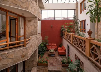 Plaza Magnolias Suites hotel thumbnail 2
