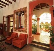 Plaza Magnolias Suites hotel detail image 3