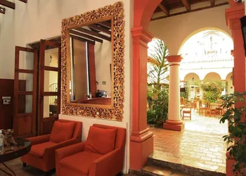Plaza Magnolias Suites hotel thumbnail 3