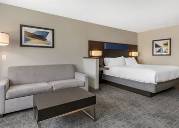 Holiday Inn Express & Suites Lancaster - Mount Joy by IHG hotel thumbnail 7