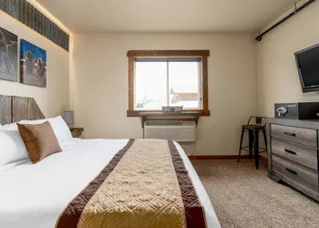 The Adventure Inn Yellowstone hotel thumbnail 3