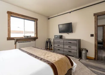 The Adventure Inn Yellowstone hotel thumbnail 4