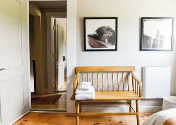 Craftsbury Farmhouse hotel thumbnail 6
