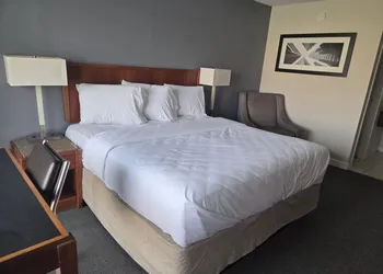 Americas Best Value Inn Rockford hotel thumbnail 5