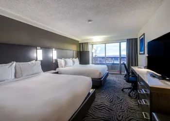 DoubleTree by Hilton Calgary North hotel thumbnail 6