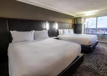 DoubleTree by Hilton Calgary North hotel thumbnail 7
