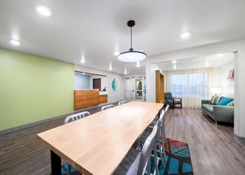 WoodSpring Suites Dallas Plano Central Legacy Drive hotel thumbnail 3