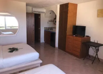 Ocean Front Suites by Rodero Condos hotel thumbnail 7