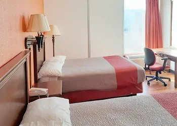 OYO Hotel Mona Lake Muskegon hotel thumbnail 8