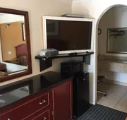 Regency Inn and Suites hotel detail image 5