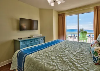 Celadon: Unit 102 by Forehand Rentals hotel thumbnail 2