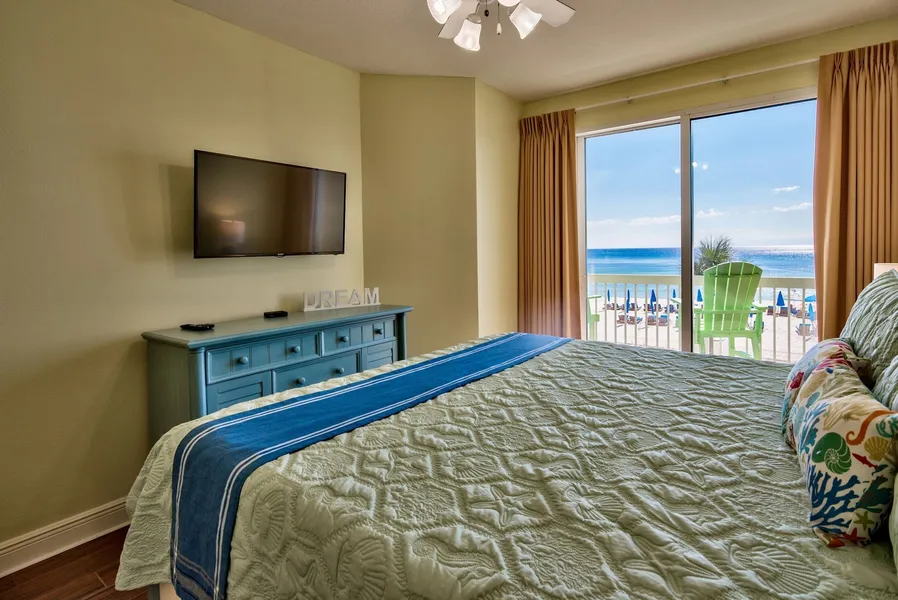 Celadon: Unit 102 by Forehand Rentals hotel detail image 2