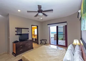 Faro Reef 401 by NAS hotel thumbnail 5