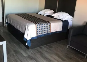 SouthTown SA Inn hotel thumbnail 5