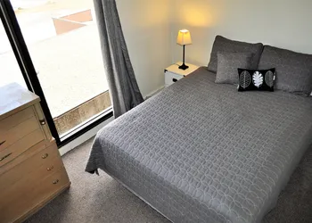 Snowflake 1 Bed plus Den 2 Bath hotel thumbnail 4
