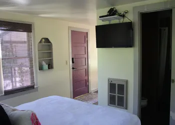 The Springs Retreat. hotel thumbnail 5