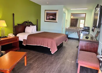 Travelers Inn hotel thumbnail 3