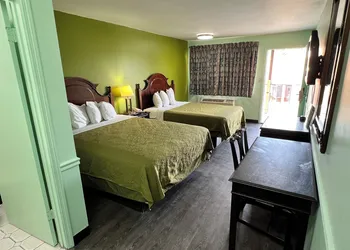 Travelers Inn hotel thumbnail 6