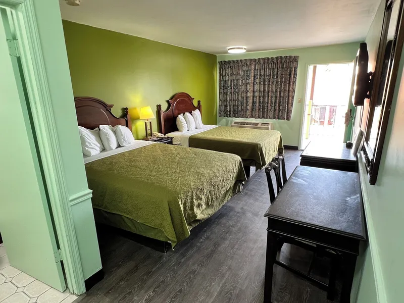 Travelers Inn hotel detail image 6