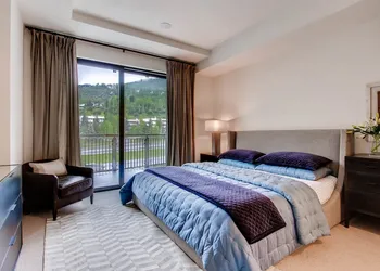 The Lion hotel thumbnail 7