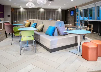Tru by Hilton Minneapolis Mall of America hotel thumbnail 2