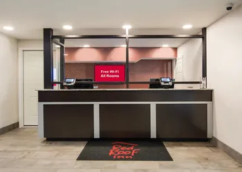 Red Roof Inn Chester hotel thumbnail 5