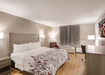 Red Roof Inn Chester hotel thumbnail 6