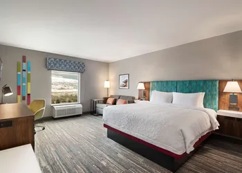 Hampton Inn & Suites by Hilton Kelowna Airport hotel thumbnail 7