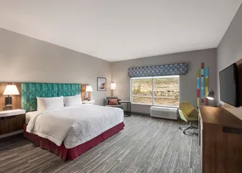 Hampton Inn & Suites by Hilton Kelowna Airport hotel thumbnail 8