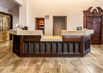 Riverview Inn & Suites, an Ascend Collection Hotel hotel thumbnail 3