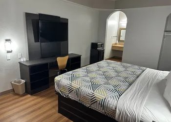 Motel 6 Alvarado, TX hotel thumbnail 7