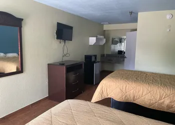 Mustang Inn hotel thumbnail 5