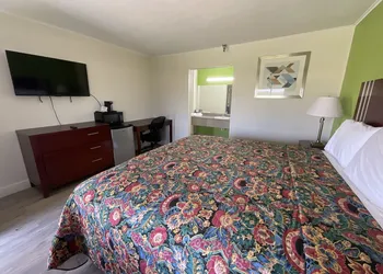 Executive Inn & Suites hotel thumbnail 4