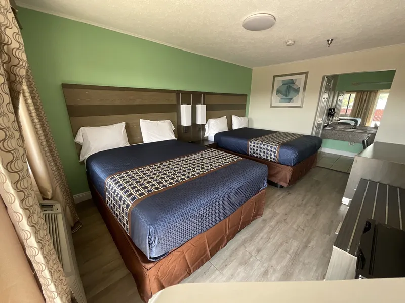 Executive Inn & Suites hotel detail image 6