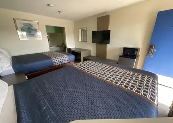 Executive Inn & Suites hotel thumbnail 7