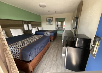 Executive Inn & Suites hotel thumbnail 8