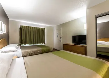 Studio 6 Dallas, TX - Northwest hotel thumbnail 6